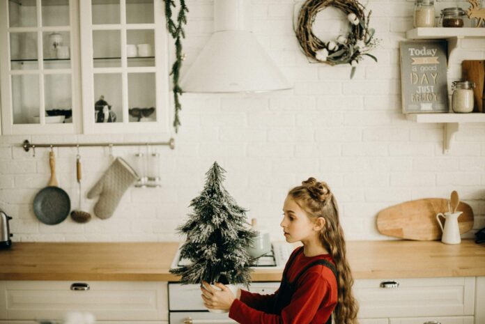 pexels-cottonbro-3154300-200kb Kitchen Decor Ideas for Christmas That Survive Cooking Day