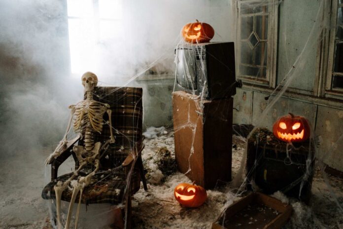 Halloween Decor for Living Room: Pick Your Look by What Your Room Has to Survive Halloween Decor for Living Room: Pick Your Look by What Your Room Has to Survive