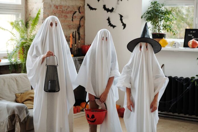 Indoor Halloween Decorations: Pick Them by What Each Room Has to Do Indoor Halloween Decorations: Pick Them by What Each Room Has to Do